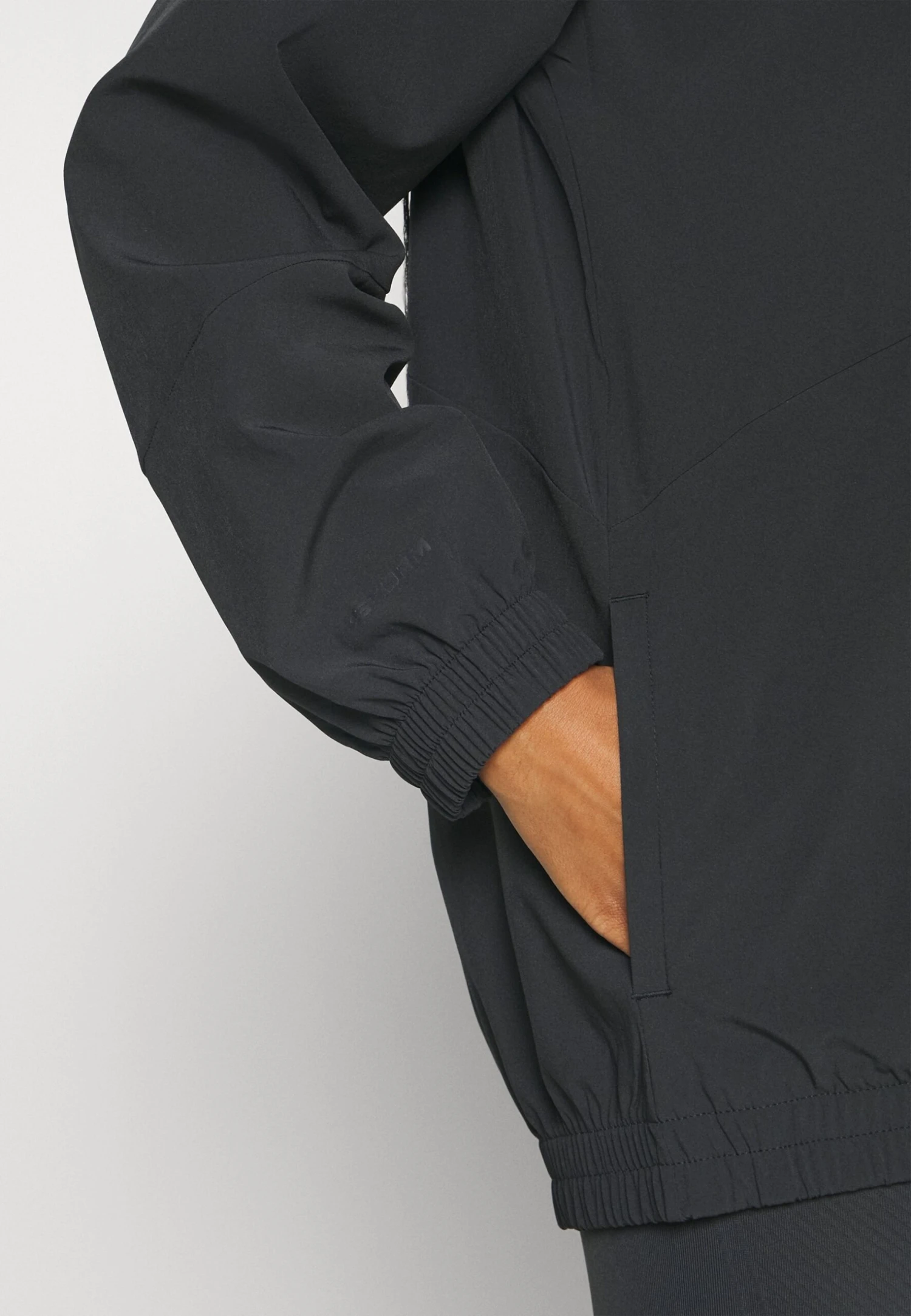 Under Armour Oversized Jacket - Windbreaker - Black/White - Image 4