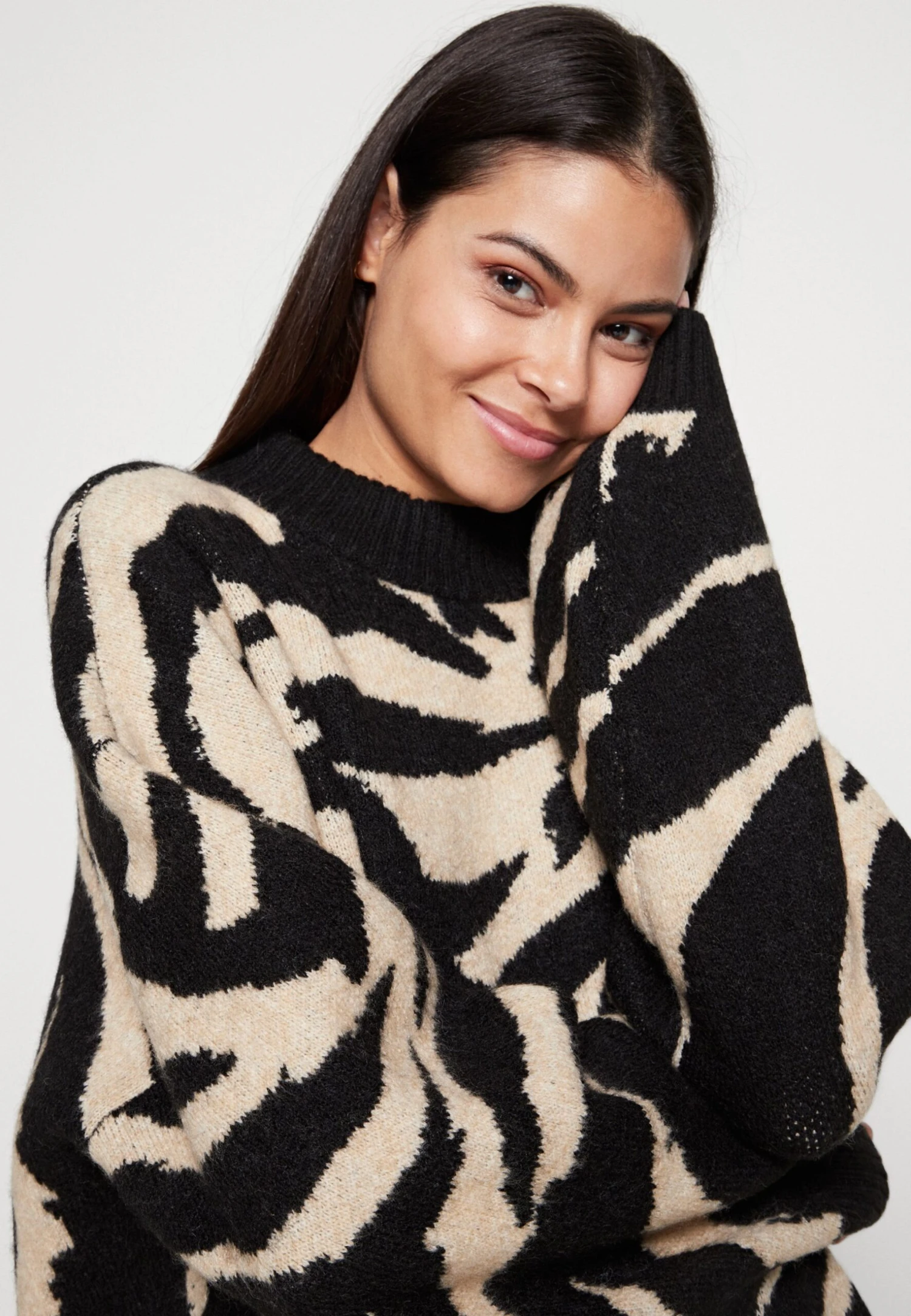 Monki Jumper - Black Dark/Beige - Image 4