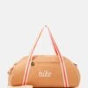 Nike Performance Gym Club Retro - Sports Bag - Amber Brown/Bright Crimson