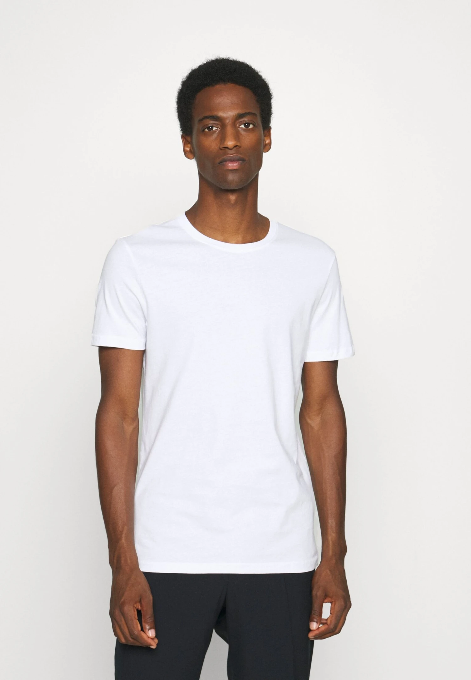 Pier One 5 Pack - Basic T-Shirt - White/Dark Grey/Black - Image 4